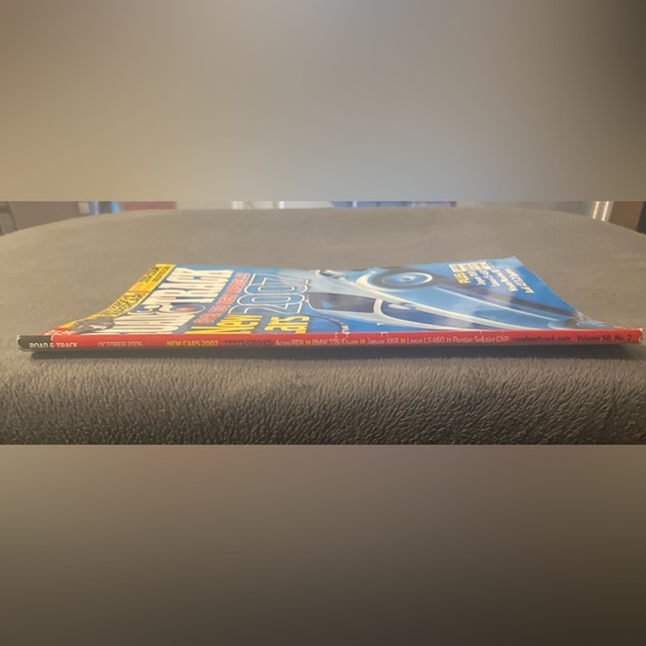 😸Free with bundle😸 Road&Track October 2006/Volume58/No.2 - Picture 3 of 4